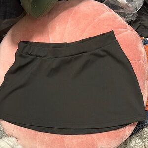 With Harper Lu Mini Skirt | Black